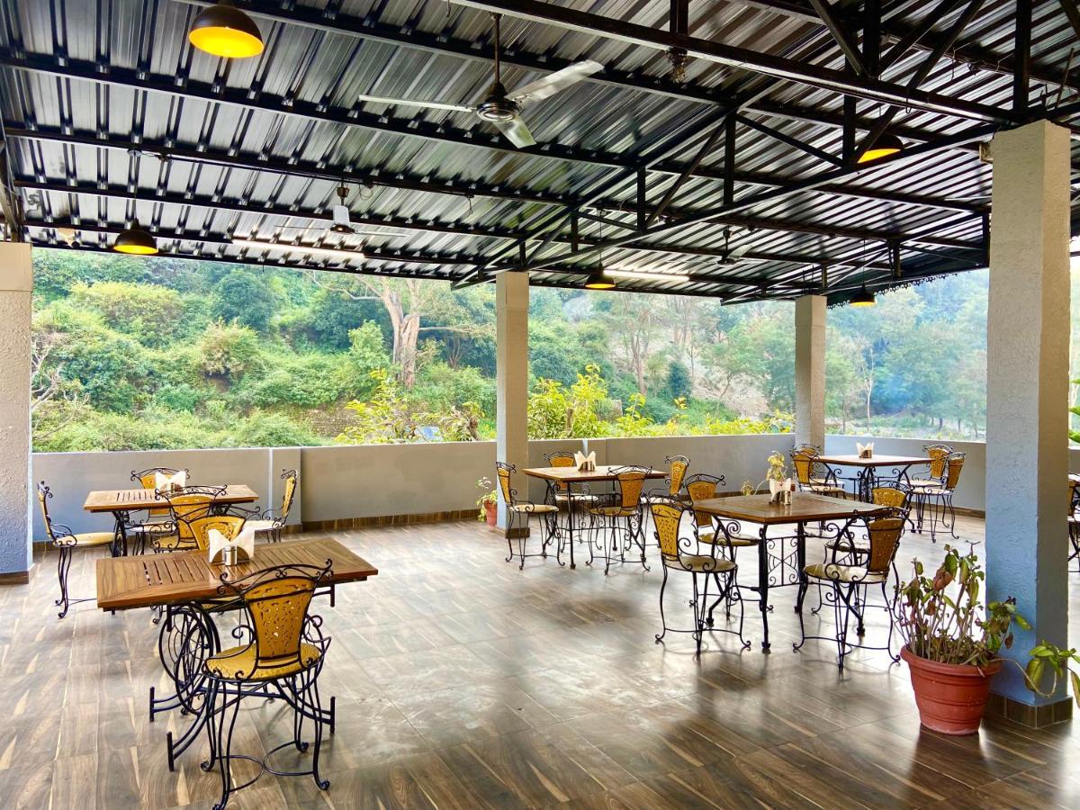 Euphoric River Resort Risikés Kültér fotó