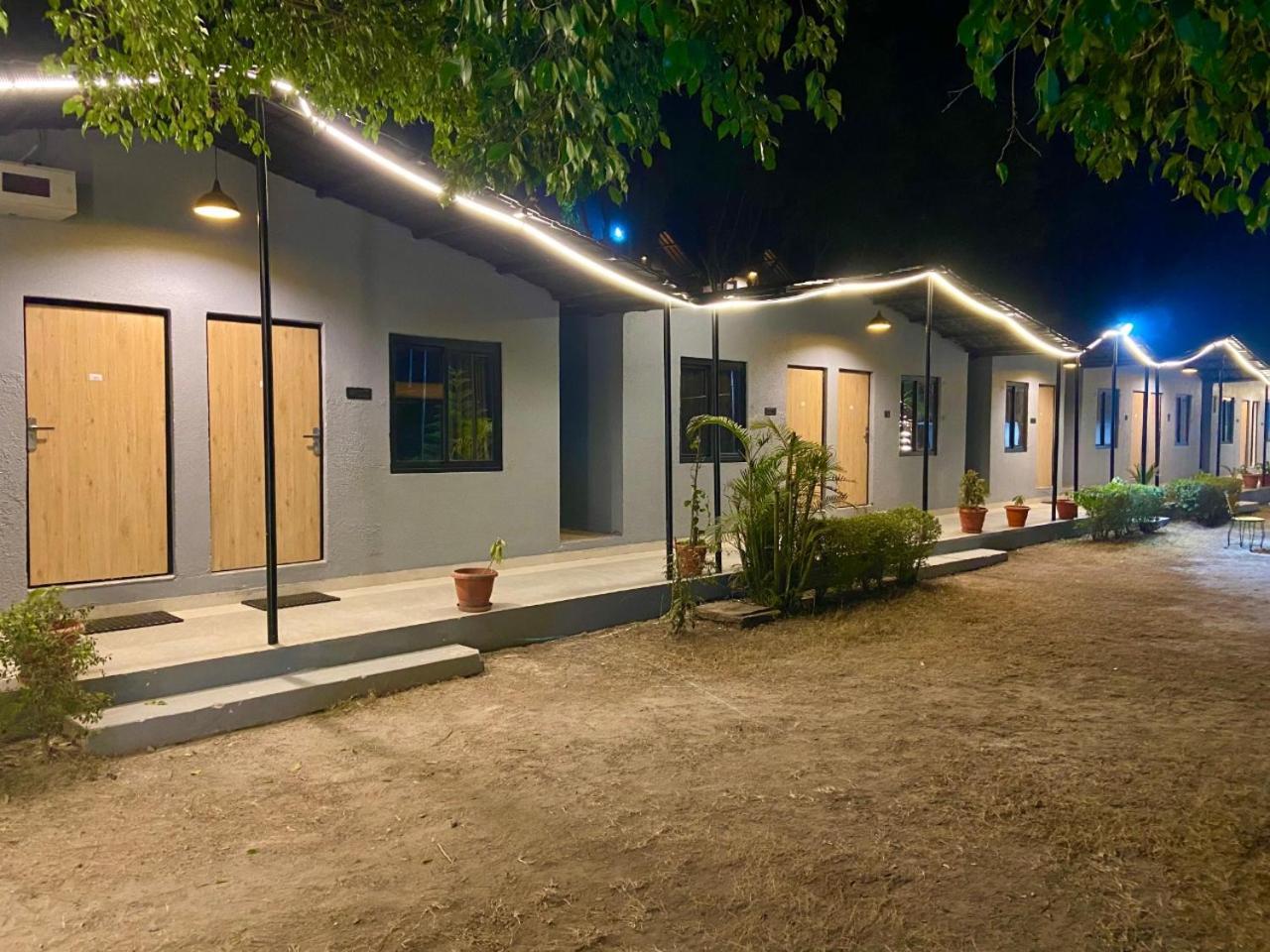 Euphoric River Resort Risikés Kültér fotó