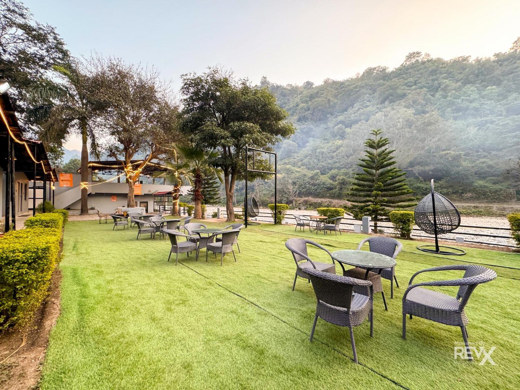 Euphoric River Resort Risikés Kültér fotó